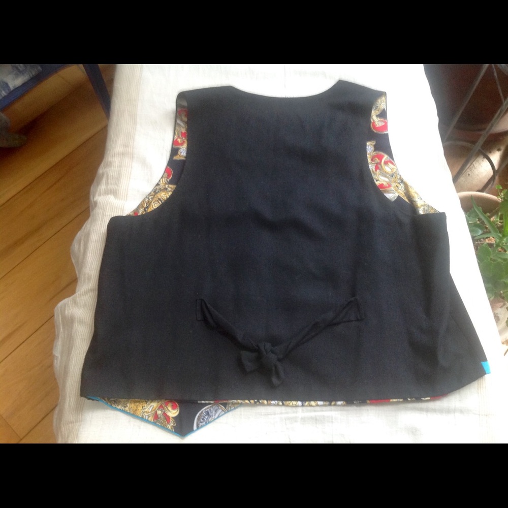 Vest - Picture 6 of 6